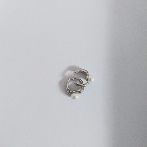 silver pearl huggie earrings - Picture 2 of 2